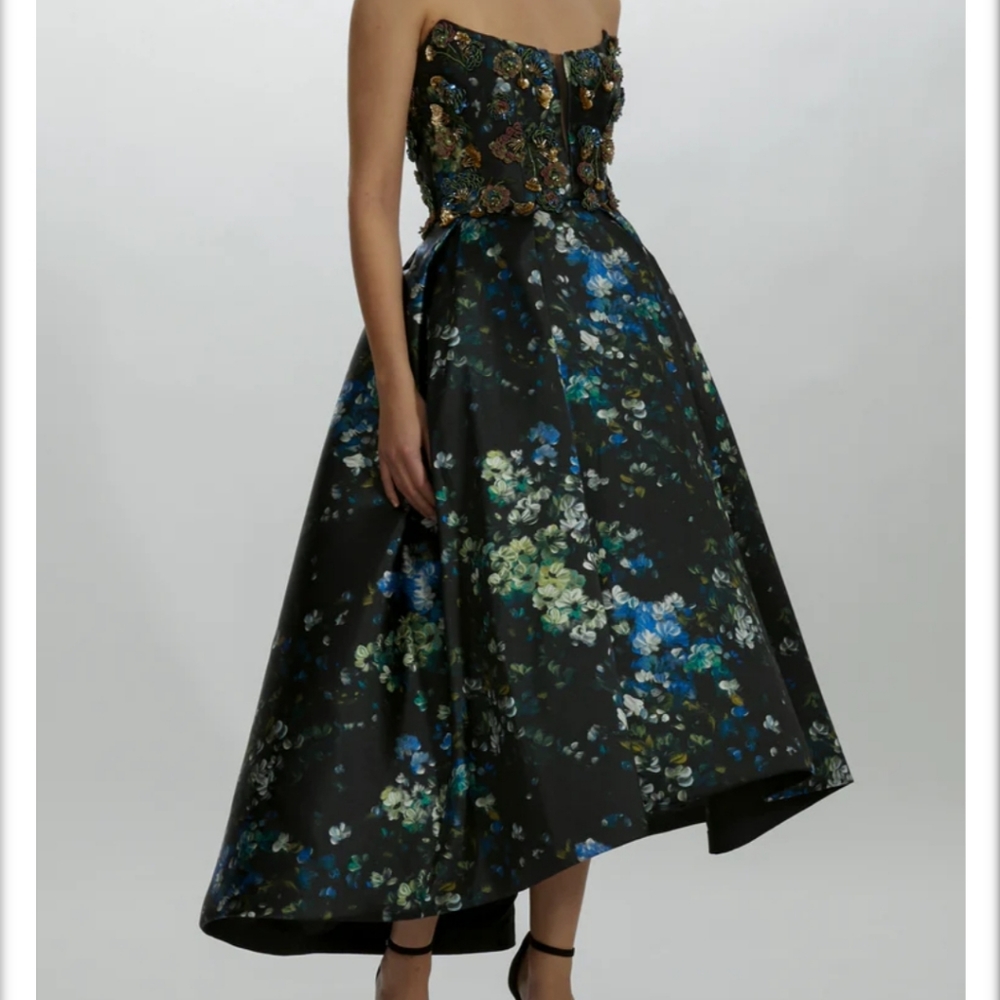 Stunning Amsale Mother of the Bride/Groom dress. - Picture 2 of 6